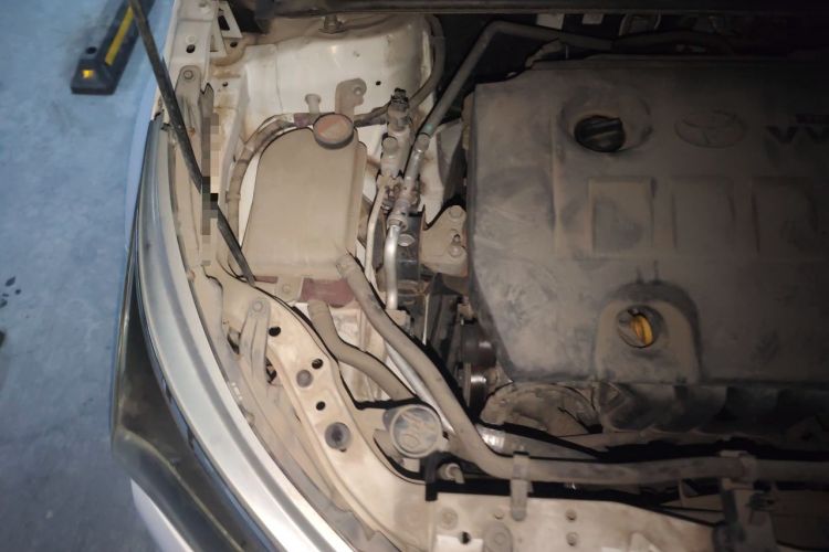 Used Toyota Corolla 2014 1.6L CVT GL Engine Bay Right