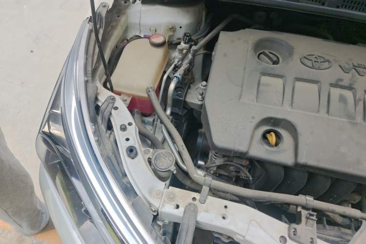 Used Toyota Corolla 2014 1.6L CVT GL Engine Bay Right