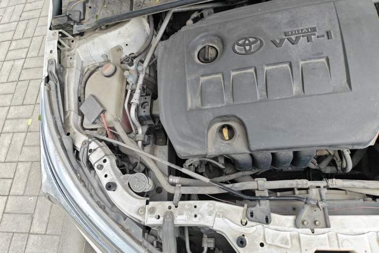 Used Toyota Corolla 2014 1.6L CVT GL-i Engine Bay Right