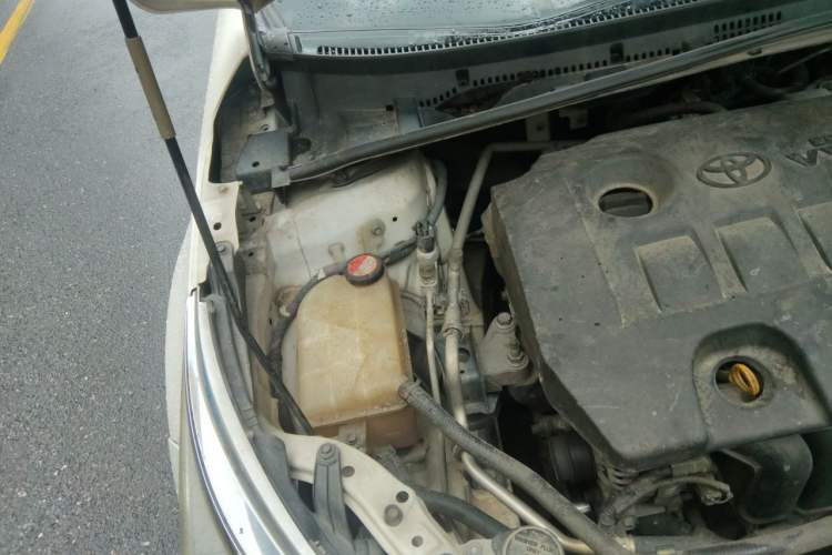 Used Toyota Corolla 2014 1.6L CVT GL Engine Bay Right