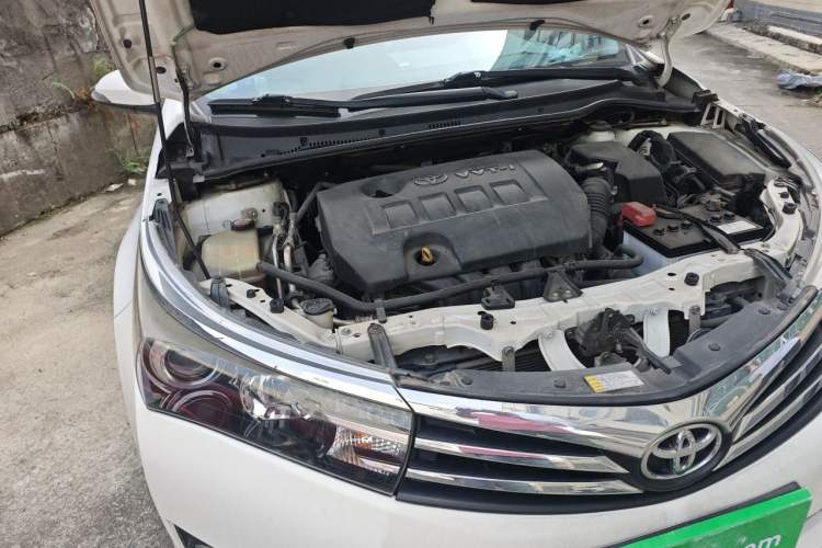 Used Toyota Corolla 2014 1.8L CVT GLX-i Engine Bay Right