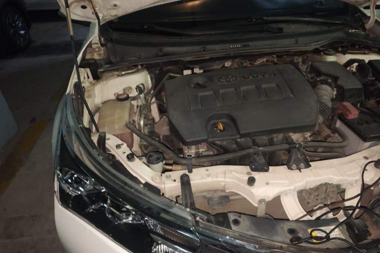 Used Toyota Corolla 2014 1.6L CVT GL Engine Bay Right