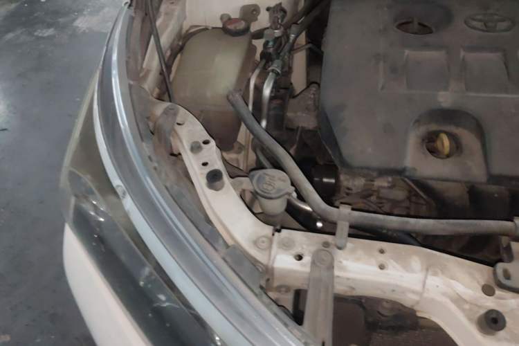 Used Toyota Corolla 2014 1.6L CVT GL Engine Bay Right