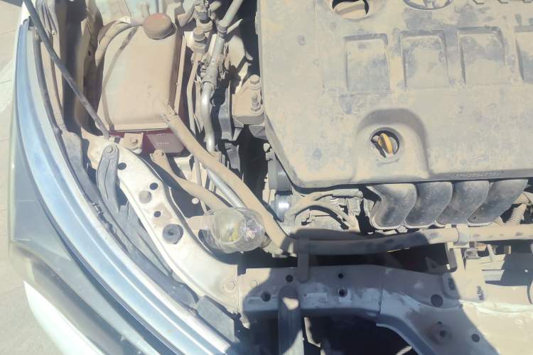 Used Toyota Corolla 2014 1.6L CVT GL-i Engine Bay Right