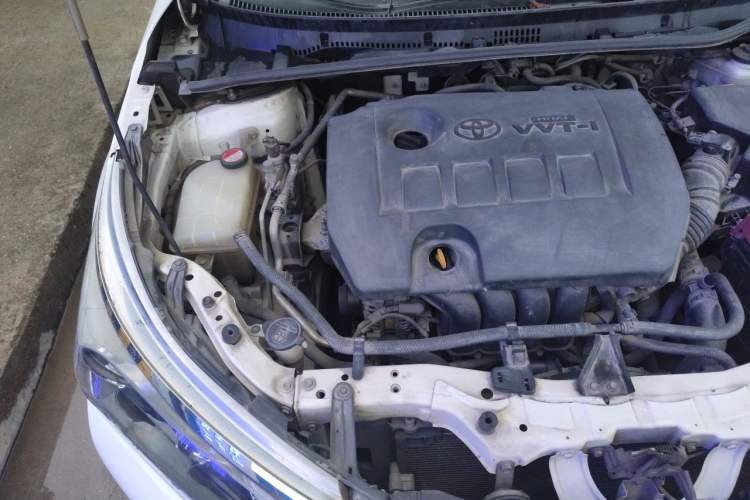 Used Toyota Corolla 2014 1.6L CVT GL-i Engine Bay Right