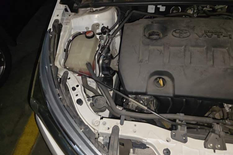 Used Toyota Corolla 2014 1.6L CVT GL-i Engine Bay Right