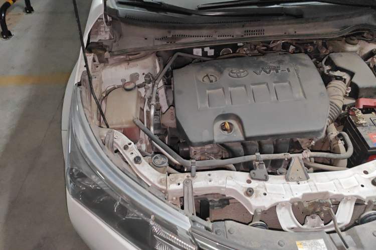Used Toyota Corolla 2014 1.6L CVT GL-i Engine Bay Right