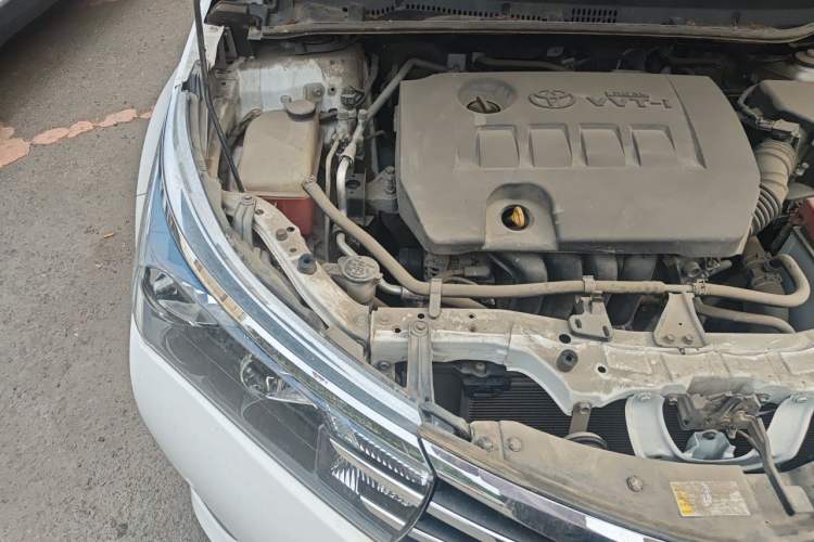 Used Toyota Corolla 2014 1.6L Manual GL-i Leather Edition Engine Bay Right