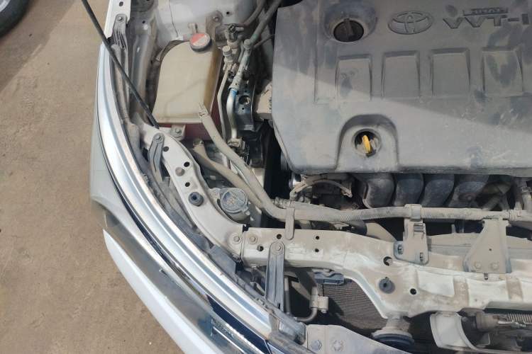 Used Toyota Corolla 2014 1.6L CVT GL-i Engine Bay Right