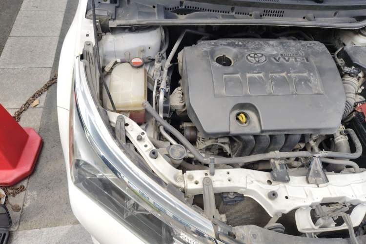 Used Toyota Corolla 2014 1.6L CVT GL Engine Bay Right