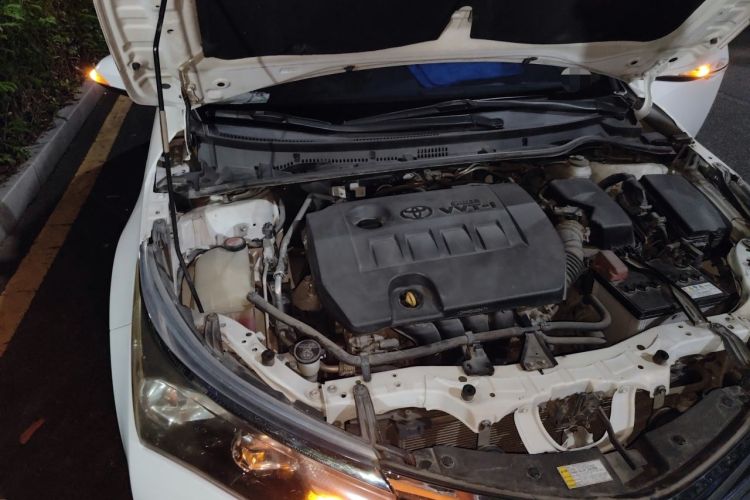 Used Toyota Corolla 2014 1.6L CVT GL Engine Bay Right