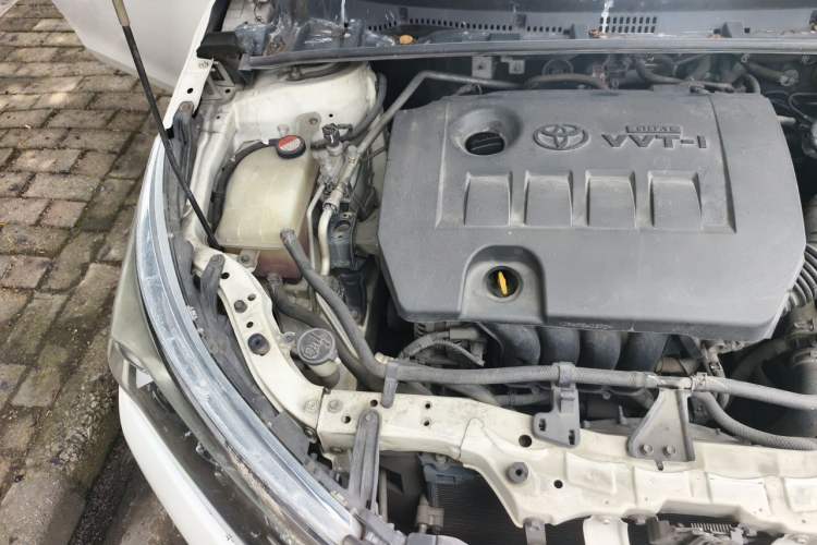 Used Toyota Corolla 2014 1.6L CVT GL Engine Bay Right