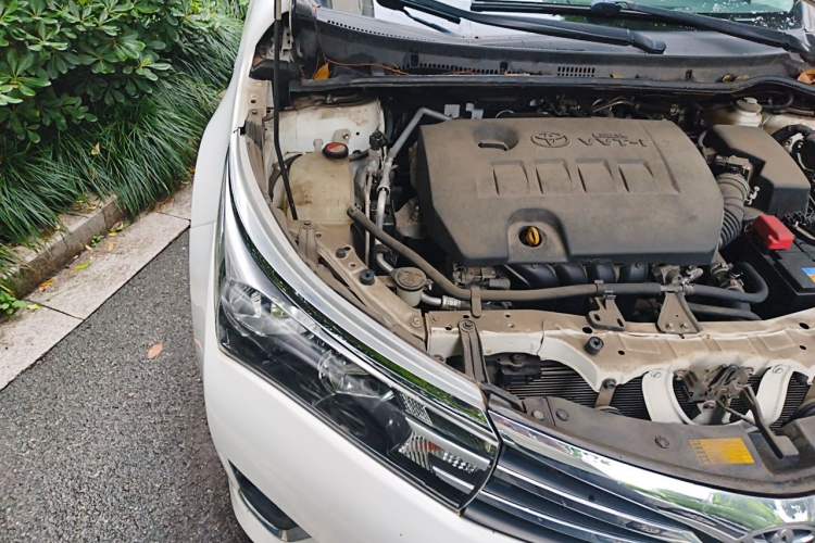 Used Toyota Corolla 2014 1.6L CVT GLX-i Engine Bay Right
