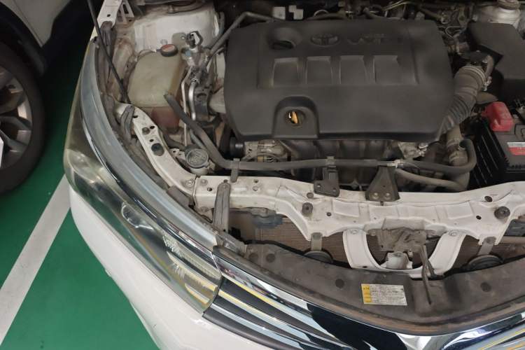 Used Toyota Corolla 2014 1.6L CVT GL-i Engine Bay Right