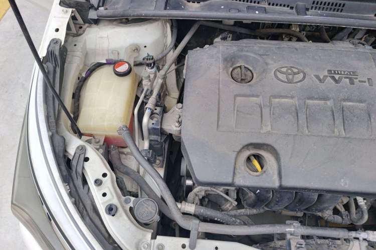 Used Toyota Corolla 2014 1.6L CVT GL Engine Bay Right