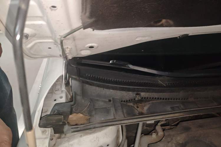 Used Toyota Corolla 2014 1.6L CVT GL Engine Bay Right
