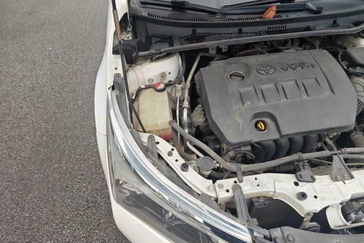 Used Toyota Corolla 2014 1.6L CVT GL Engine Bay Right