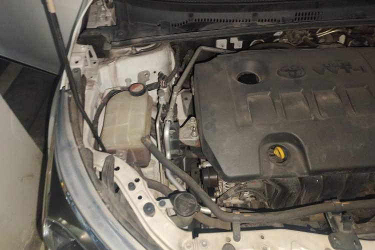 Used Toyota Corolla 2014 1.6L CVT GL-i Engine Bay Right