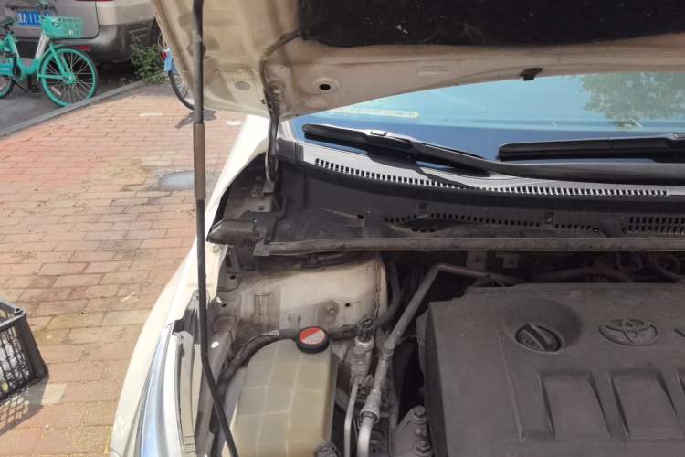 Used Toyota Corolla 2014 1.6L CVT GL-i Engine Bay Right