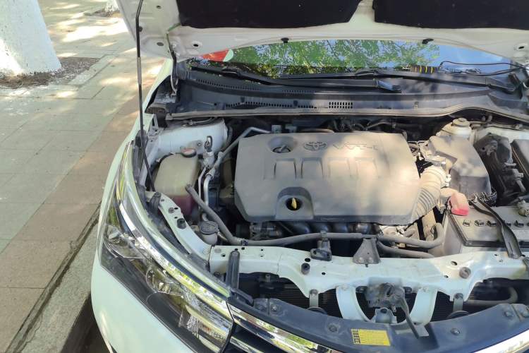 Used Toyota Corolla 2014 1.6L CVT GL Engine Bay Right