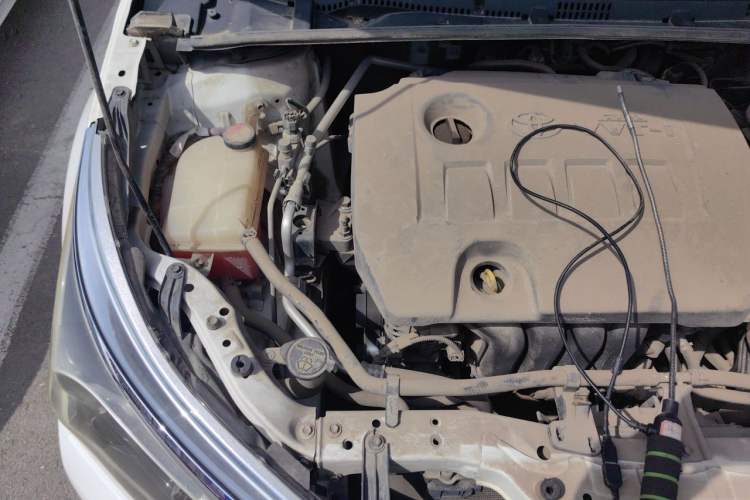 Used Toyota Corolla 2014 1.6L CVT GL Engine Bay Right