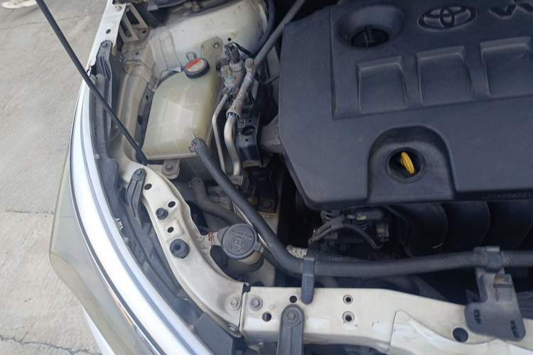 Used Toyota Corolla 2014 1.6L CVT GL Engine Bay Right