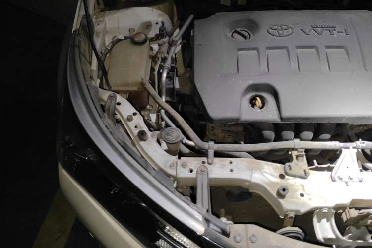 Used Toyota Corolla 2014 1.6L CVT GL-i Engine Bay Right
