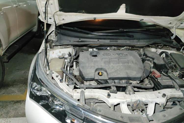 Used Toyota Corolla 2014 1.6L CVT GL Engine Bay Right