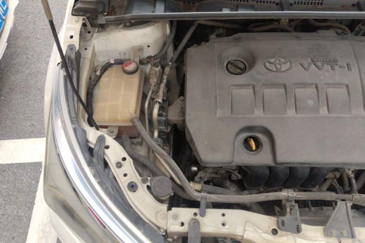 Used Toyota Corolla 2014 1.6L CVT GL Engine Bay Right