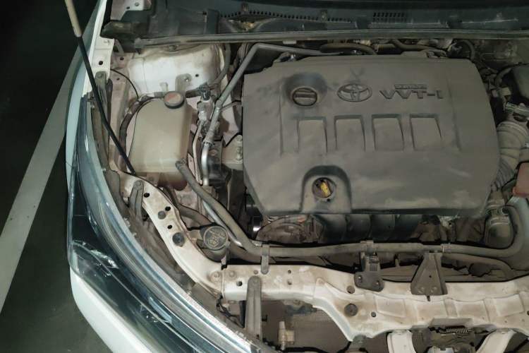 Used Toyota Corolla 2014 1.6L CVT GL-i Engine Bay Right