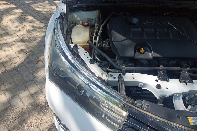 Used Toyota Corolla 2014 1.6L CVT GL Engine Bay Right