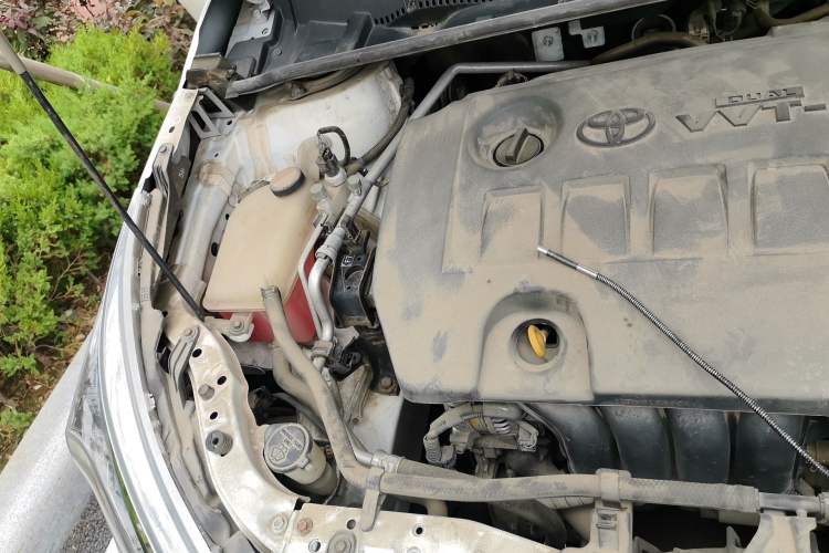 Used Toyota Corolla 2014 1.6L CVT GL-i Engine Bay Right