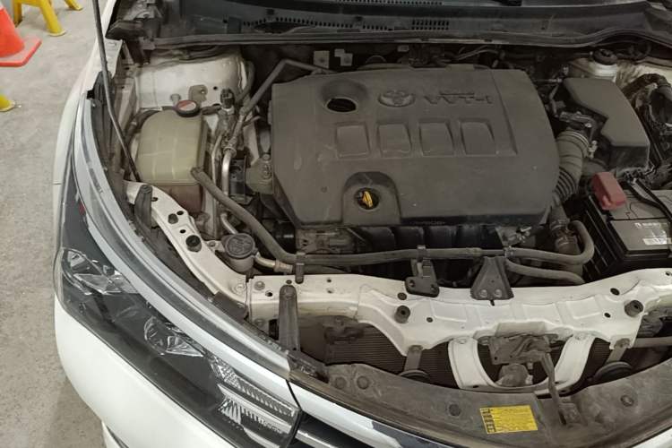 Used Toyota Corolla 2014 1.6L CVT GL Engine Bay Right