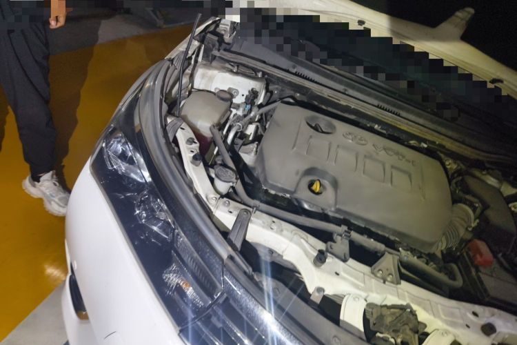 Used Toyota Corolla 2014 1.6L CVT GL-i Engine Bay Right
