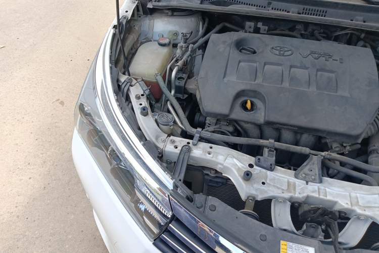 Used Toyota Corolla 2014 1.6L CVT GL-i Engine Bay Right