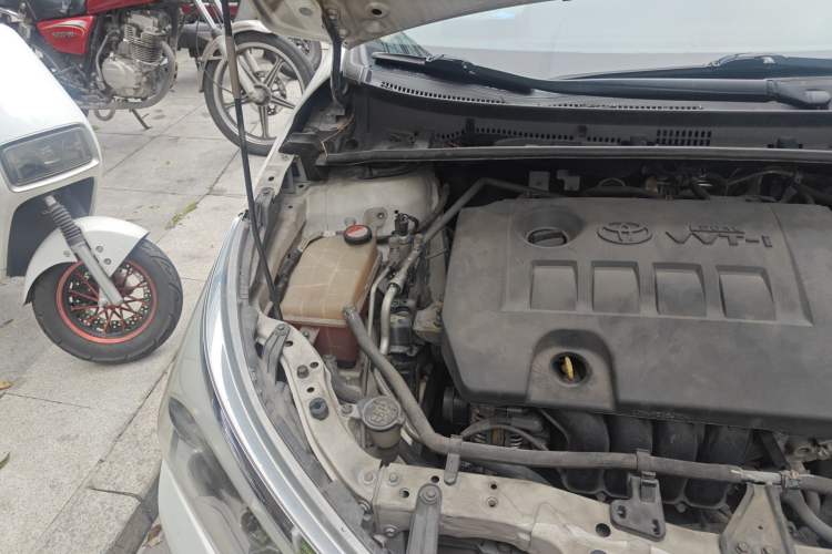 Used Toyota Corolla 2014 1.6L CVT GL Engine Bay Right