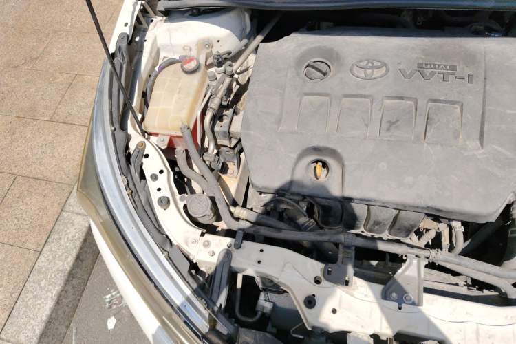 Used Toyota Corolla 2014 1.6L CVT GL Engine Bay Right