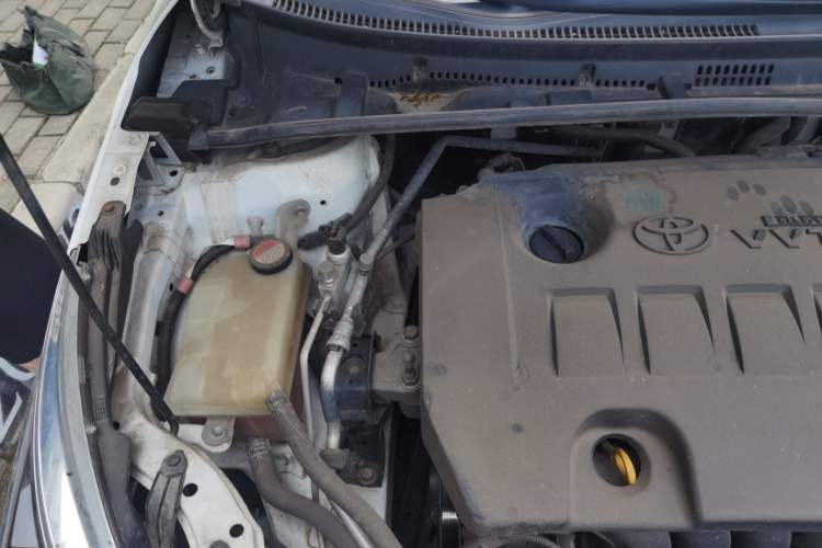 Used Toyota Corolla 2014 1.6L Manual GL Engine Bay Right
