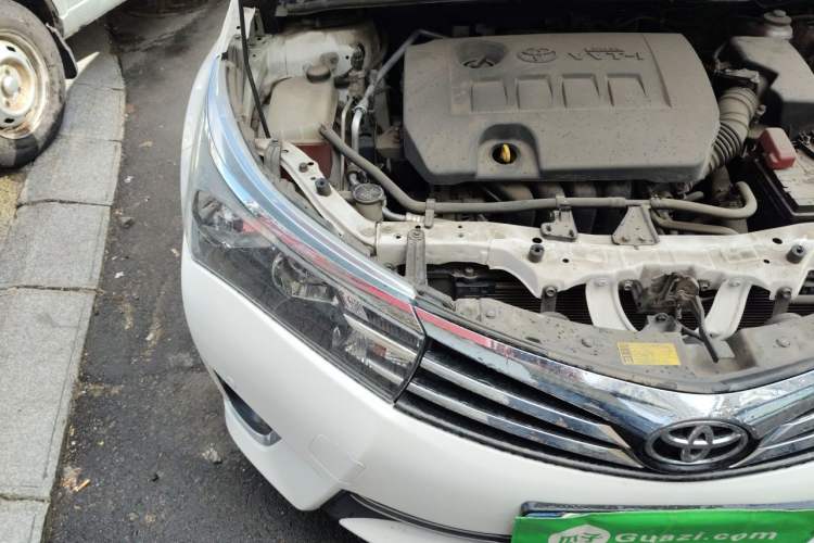 Used Toyota Corolla 2014 1.6L CVT GL-i Engine Bay Right