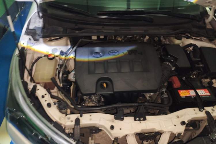 Used Toyota Corolla 2014 1.6L CVT GL Engine Bay Right