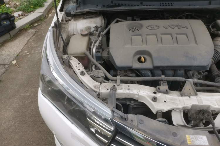 Used Toyota Corolla 2014 1.6L CVT GL-i Engine Bay Right