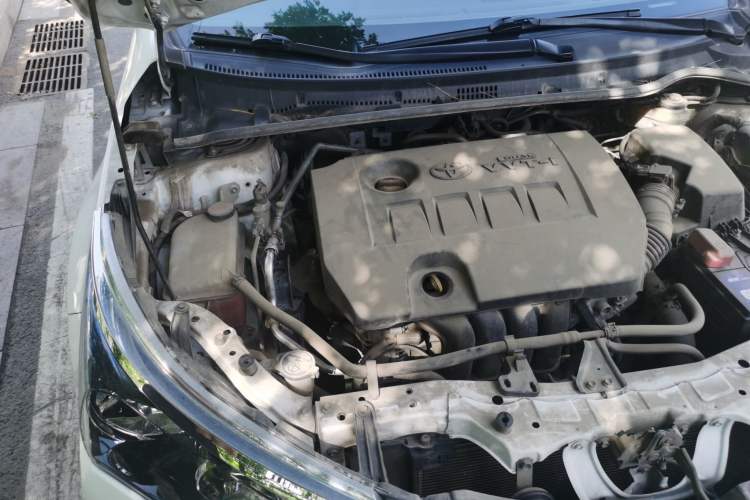 Used Toyota Corolla 2014 1.6L CVT GL-i Engine Bay Right