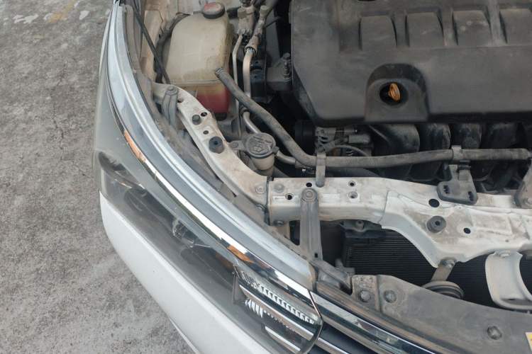 Used Toyota Corolla 2014 1.6L CVT GL Engine Bay Right