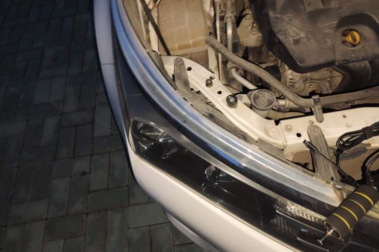 Used Toyota Corolla 2014 1.6L Manual GL Engine Bay Right