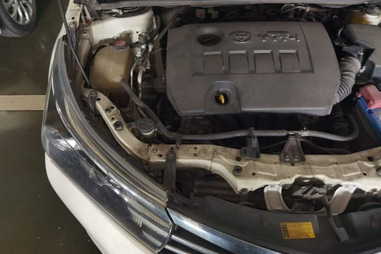 Used Toyota Corolla 2014 1.6L CVT GL Engine Bay Right