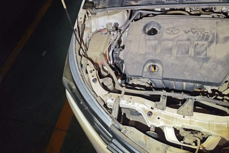 Used Toyota Corolla 2014 1.6L CVT GL-i Engine Bay Right
