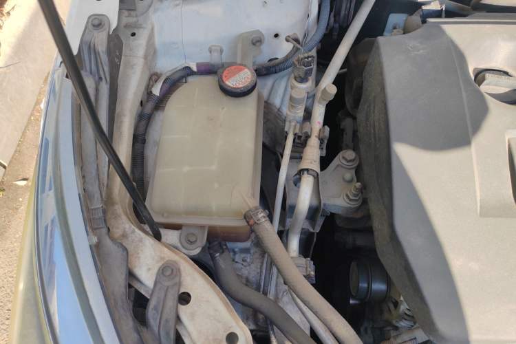 Used Toyota Corolla 2014 1.6L CVT GL-i Engine Bay Right