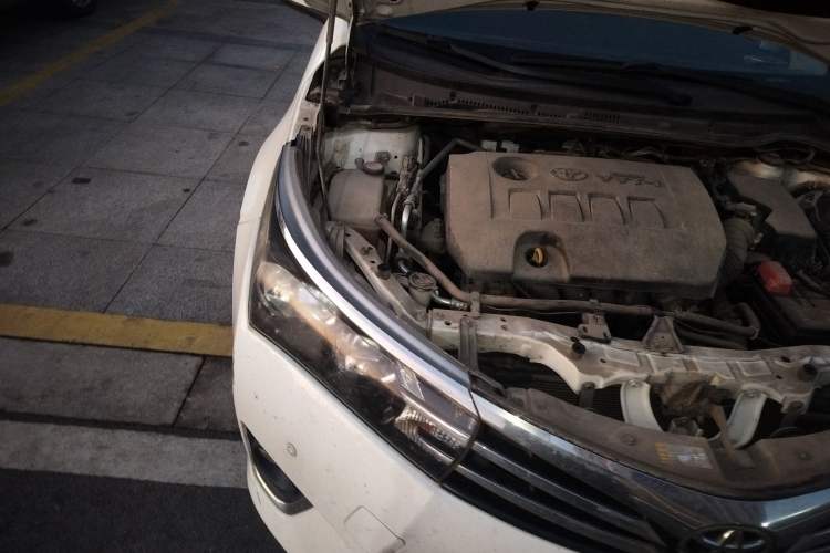 Used Toyota Corolla 2014 1.6L CVT GL Engine Bay Right