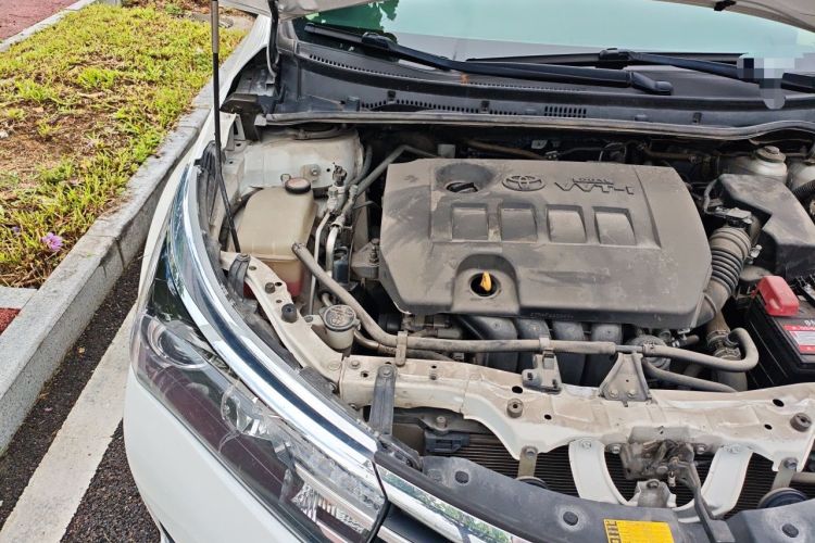 Used Toyota Corolla 2014 1.8L CVT GLX-i Engine Bay Right
