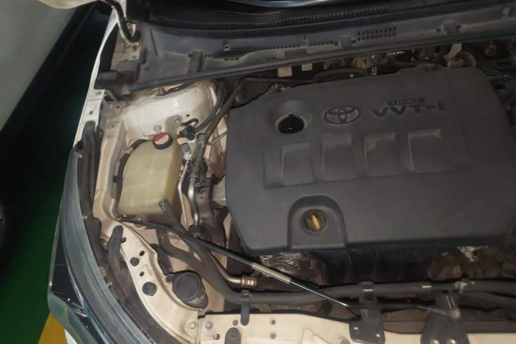 Used Toyota Corolla 2014 1.6L CVT GL-i Leather Edition Engine Bay Right